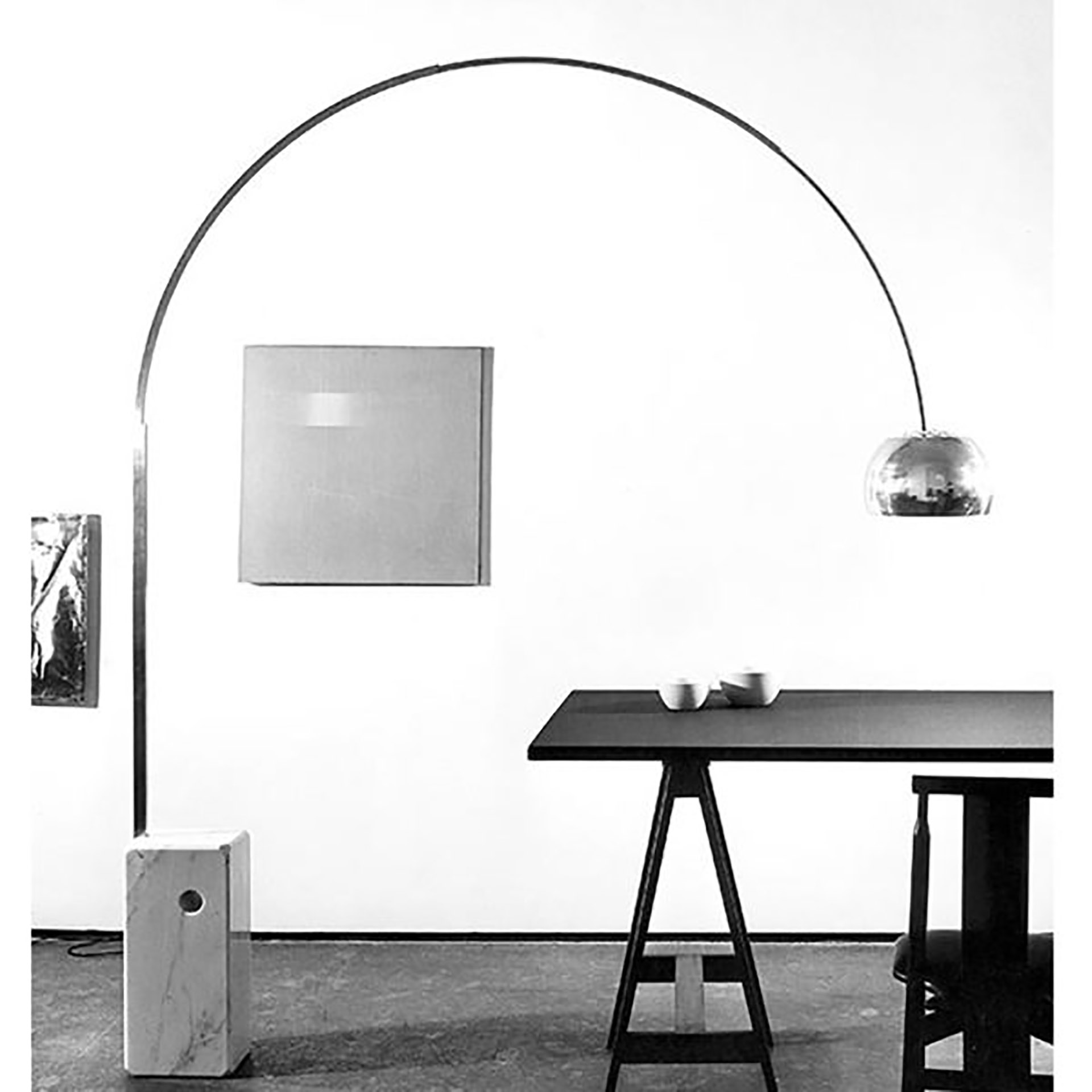 LAMPADA ARCO CASTIGLIONI DESIGN BIANCO E NERO