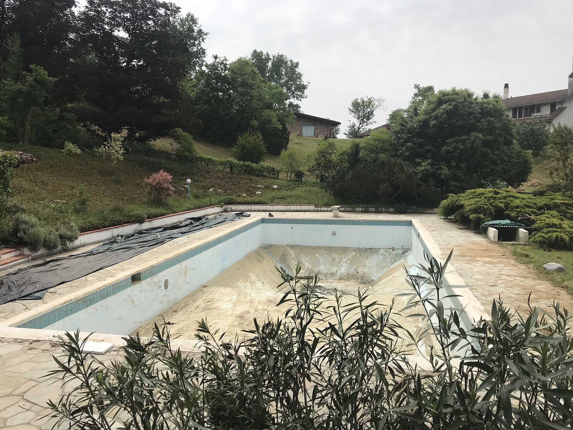 ARCHITETTURA-RISTRUTTURAZIONE-PISCINA-PRIMA-DEI-LAVORI